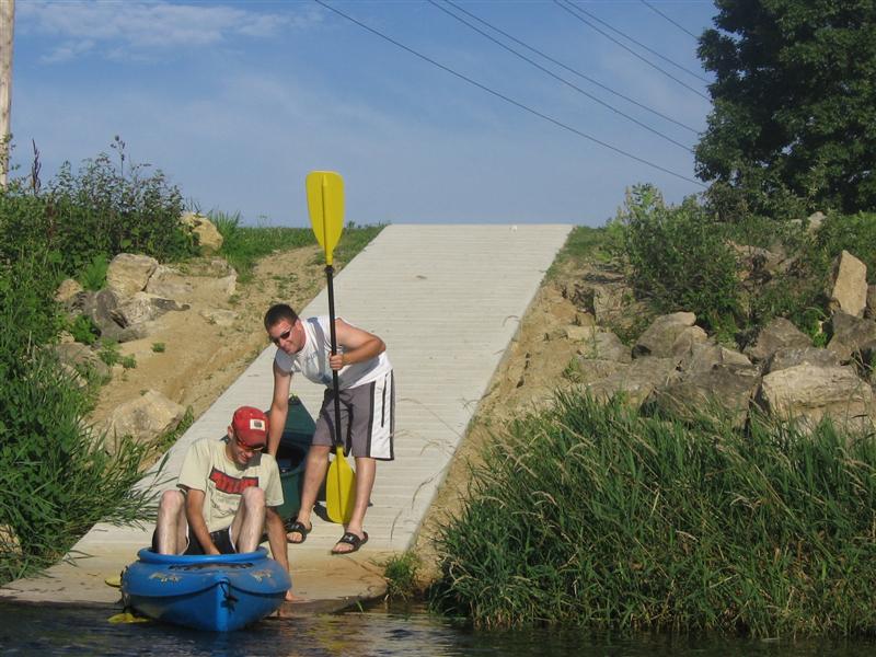 Ellistone Canoe Rentals photo gallery Canoe the LaCrosse river in